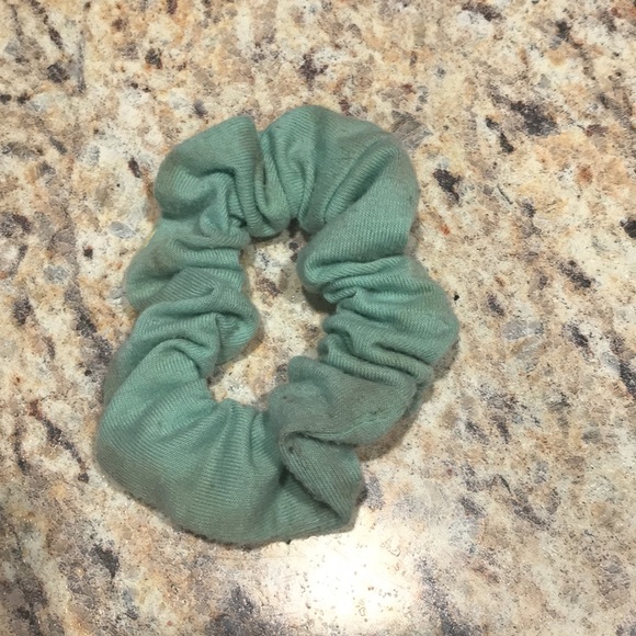 Scrunchie - Picture 9 of 11